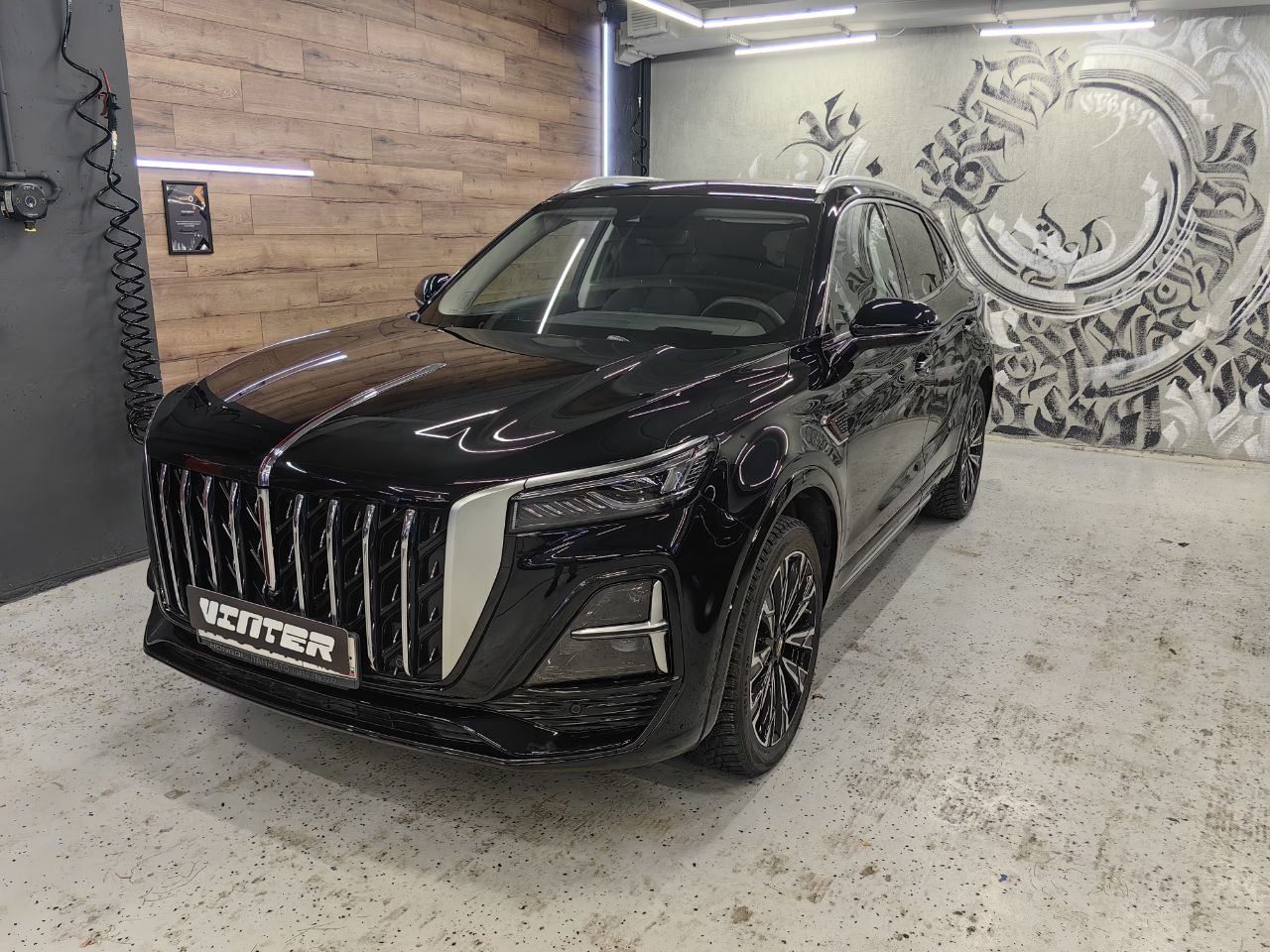 Hongqi HS5